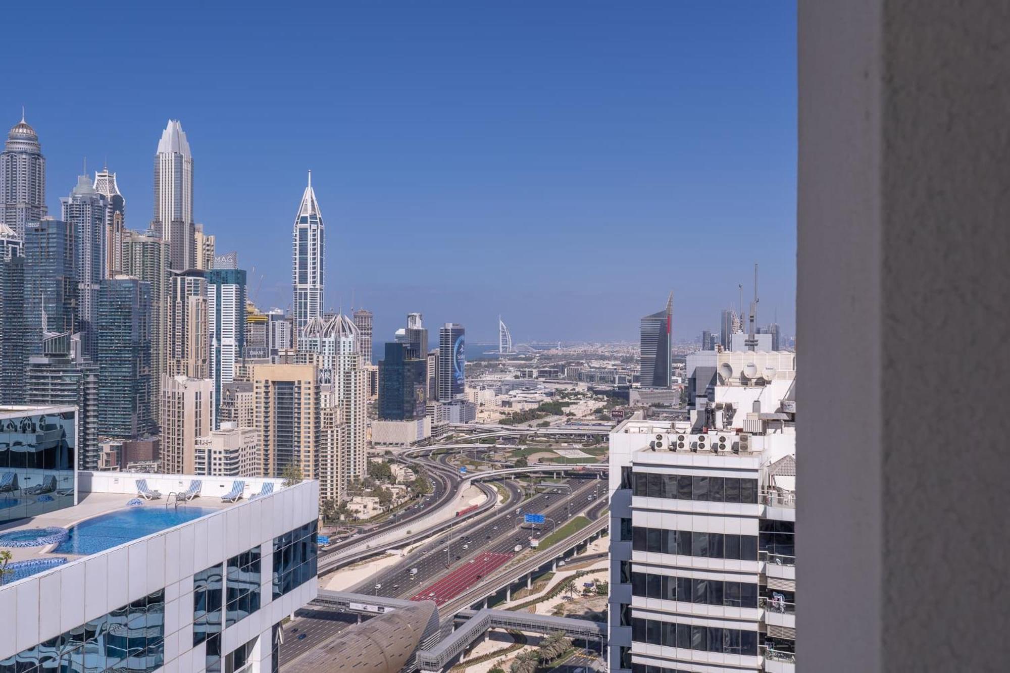 Apartment Luxury 5br In Jlt - Perfect For Families Dubai